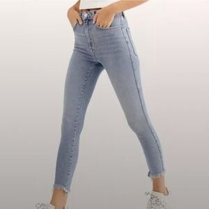 Hi-Rise, Frayed Hem, Skinny Jeans 28 We the Free